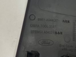 Ford Focus Kojelaudan sivupäätyverhoilu BM51A044C61