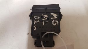 Mercedes-Benz ML W163 Headlight level height control switch 04001300