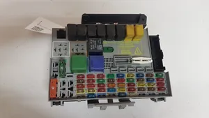 Opel Zafira A Fuse module 24412497