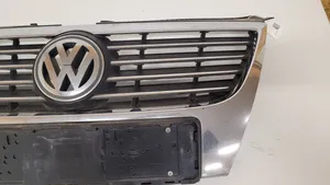 Volkswagen PASSAT B6 Grille calandre supérieure de pare-chocs avant 3C0853651