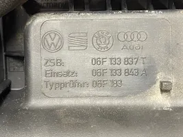 Volkswagen PASSAT B6 Couvercle cache moteur 06F133837T