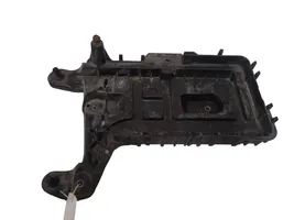 Volkswagen Touran I Battery tray 1K0915333