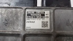 Toyota Avensis T270 Variklio valdymo blokas 8966105D10