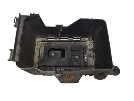 Volkswagen Golf V Support boîte de batterie 1K0915335C