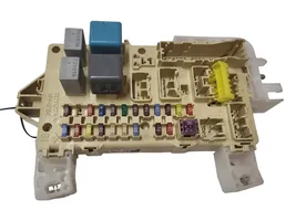 Toyota Corolla Verso E121 Module de fusibles 892210F030