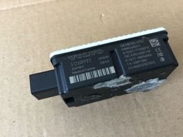 Volvo C30 Oven keskuslukituksen ohjausyksikön moduuli 31268992