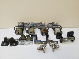 Volkswagen Touareg I Kit de charnières de porte avant 7L0831411