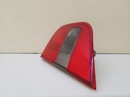 Mitsubishi Carisma Lampy tylnej klapy bagażnika 151210