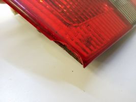 Mitsubishi Carisma Lampy tylnej klapy bagażnika 151210