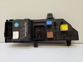 Opel Vectra C Module de fusibles 13168783