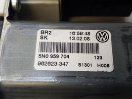 Volkswagen Tiguan Galinis varikliukas langų pakėlėjo 5N0959704