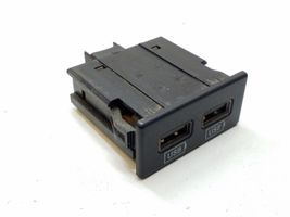 Dodge Grand Caravan Connettore plug in USB 68145567AA