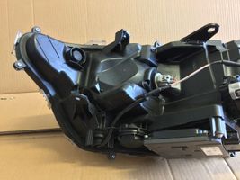 Toyota RAV 4 (XA50) Lampa przednia 8990842060