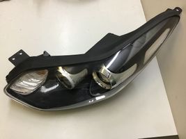 KIA Sportage Lampa przednia 92101F1130