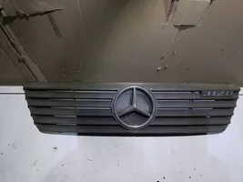 Mercedes-Benz Sprinter W901 W902 W903 W904 Etupuskurin ylempi jäähdytinsäleikkö 9018880123