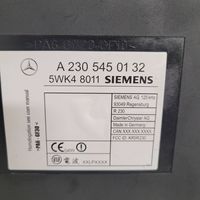 Mercedes-Benz S W220 Avaimettoman käytön ohjainlaite/moduuli A2305450132