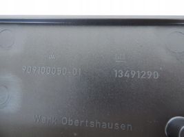 Opel Insignia B Ramka tylnej tablicy rejestracyjnej 13491290