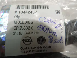 Opel Corsa A Modanatura separatore del paraurti anteriore 13432004