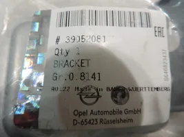 Opel Astra G Support de montage d'aile 39052081