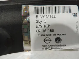 Opel Insignia B Передняя уплотнительная резина (на кузове) 39134622