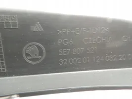 Skoda Octavia Mk4 Отделочная ленточка заднего бампера 5E7607521