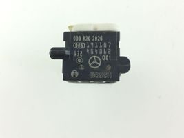 Mercedes-Benz S W221 Czujnik uderzenia Airbag 0038202926