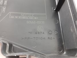 Toyota Verso Pokrywa skrzynki bezpieczników 8266205130
