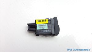 Mazda BT-50 Autres commutateurs / boutons / leviers UR7966440