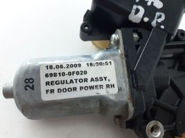 Toyota Verso Moteur de lève-vitre de porte avant 857100F030B