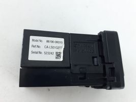 Toyota Hilux (AN10, AN20, AN30) Connecteur/prise USB 861900K010