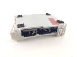 Toyota RAV 4 (XA50) Module de fusibles 8273042890A