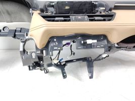 Toyota RAV 4 (XA50) Panelis 