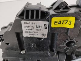 Opel Corsa E Cerradura de puerta delantera 13431841