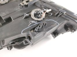 BMW 5 F10 F11 Lampa przednia 7203252