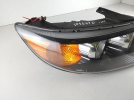 KIA Sorento Lampa przednia 921022P110