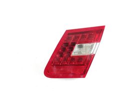 Mercedes-Benz E W212 Lampy tylnej klapy bagażnika A2128203264