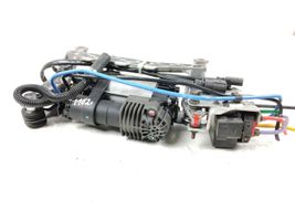 Porsche Cayenne (92A) Air suspension compressor/pump 95835890300