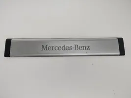 Mercedes-Benz ML W164 Etuoven kynnyksen suojalista A1646804935