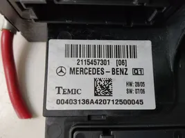 Mercedes-Benz CLS C219 Module de fusibles 2115457301
