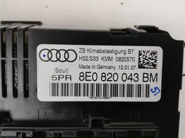 Audi A4 S4 B7 8E 8H Oro kondicionieriaus/ klimato/ pečiuko valdymo blokas (salone) 8E0820043BM