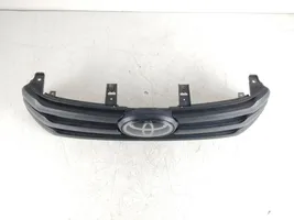 Toyota Hilux (AN120, AN130) Grille calandre supérieure de pare-chocs avant 531110K720