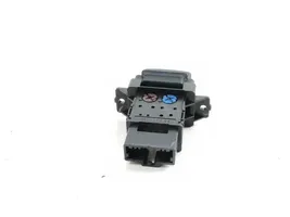 Honda CR-V Tailgate/boot open switch button M20419