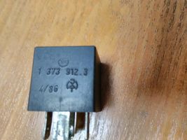 BMW 3 E30 Other relay 13739123