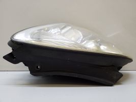 KIA Carens II Headlight/headlamp 921011D0