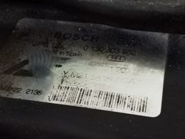 Ford Galaxy Jäähdyttimen jäähdytinpuhaltimen suojus 7M5121203
