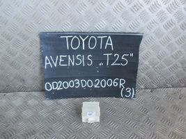 Toyota Avensis T250 Keskuslukituksen rele 