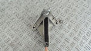 Renault Clio III Support de boîte de vitesses 