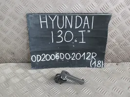 Hyundai i30 Rączka / Uchwyt otwierania pokrywy przedniej / maski silnika 