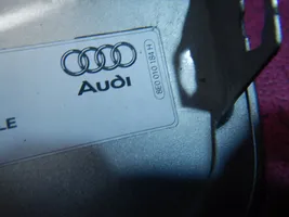 Audi A4 S4 B6 8E 8H Bouchon, volet de trappe de réservoir à carburant 8E0010184H