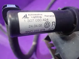 Volkswagen Tiguan Dysza spryskiwacza lampy przedniej 5N0955978
